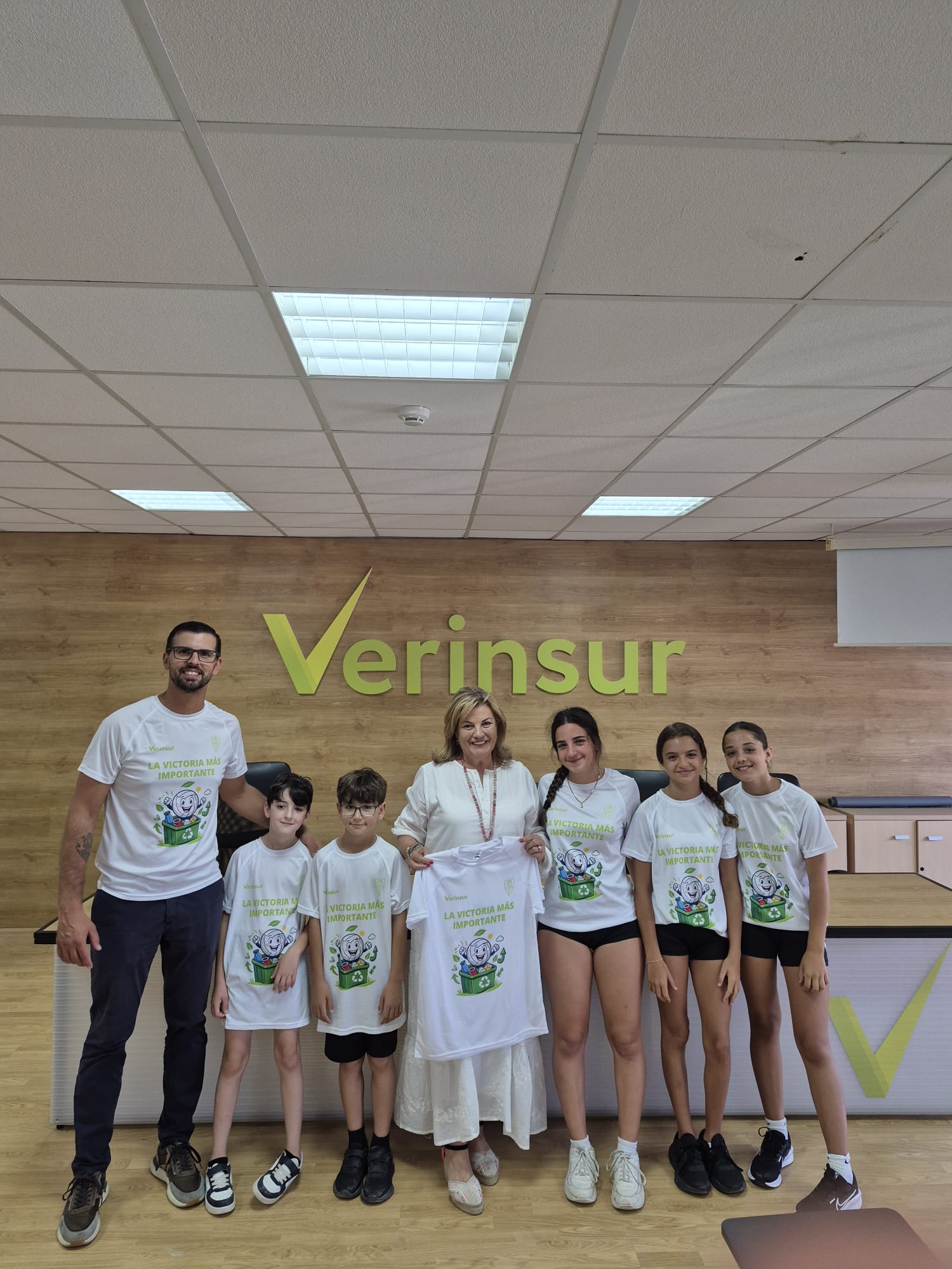CLUB VOLEIBOL JEREZ y VERINSUR: Renovamos nuestro compromiso y nos convertimos en patrocinador principal del equipo SENIOR MASCULINO