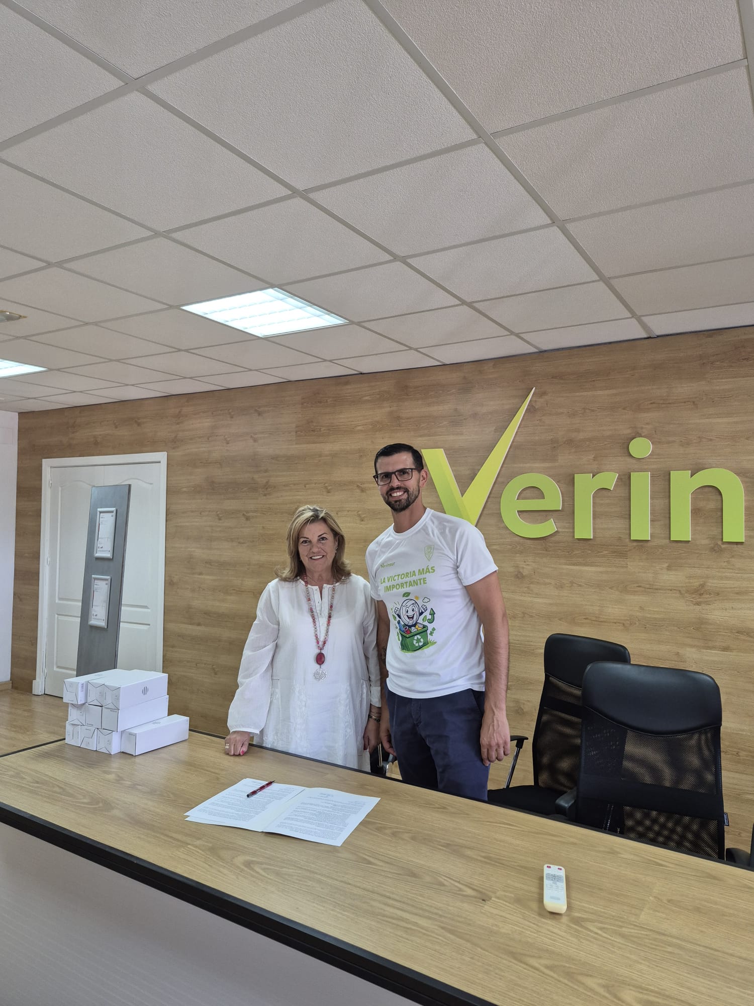 CLUB VOLEIBOL JEREZ y VERINSUR: Renovamos nuestro compromiso y nos convertimos en patrocinador principal del equipo SENIOR MASCULINO