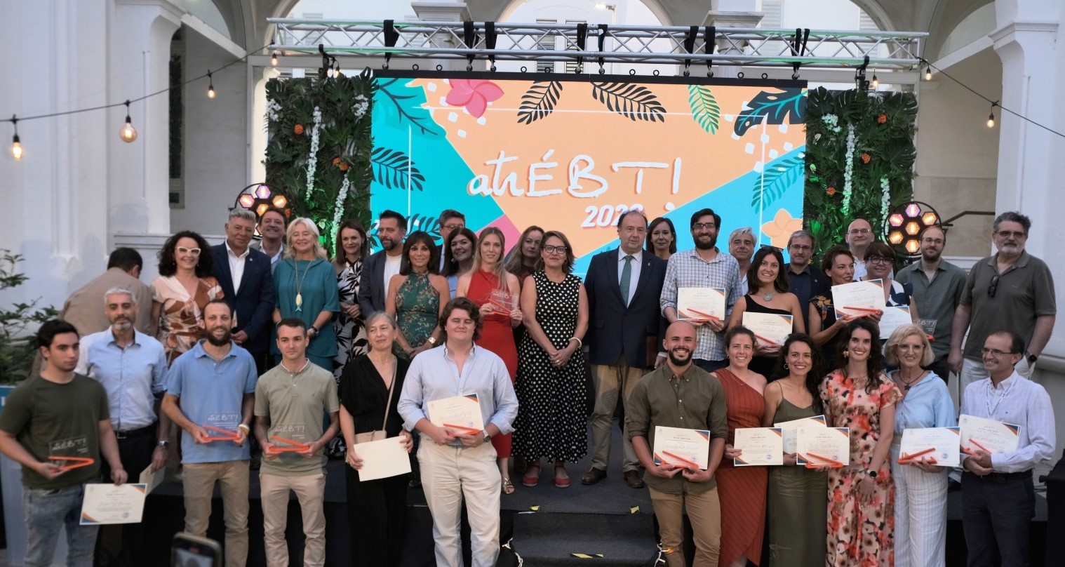 Un año más hemos tenido la satisfacción de asistir a la gala de entrega de los premios atrÉBT! 2026, de la Universidad de Cádiz